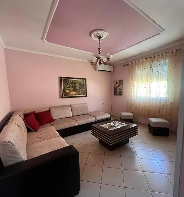 Nicole'S Cozy Apartment Berat